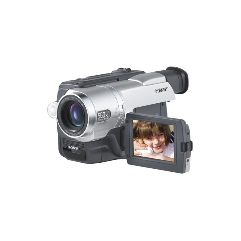 CCD TRV108 - Hi8 Camcorder With 2.5" LCD